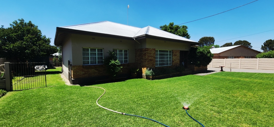 3 Bedroom Property for Sale in Kroonheuwel Free State